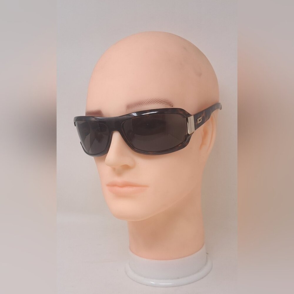 Gucci Tortoiseshell Sunglasses - Picture 15 of 16